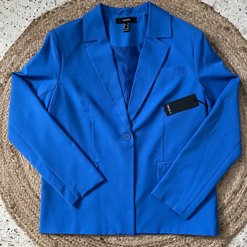 NWT Forever 21 Padded Shoulder Blazer. Size medium. Blue